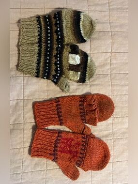 Knit fingerless gloves/ mittens vintage